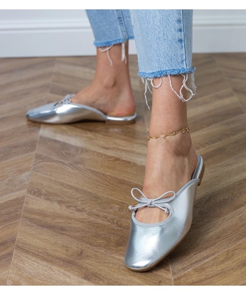 Sidabrinės šlepetės su plokščiu padu "Matila