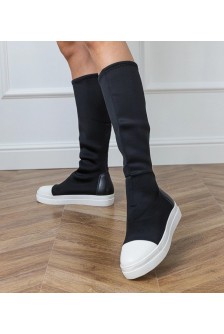 Juodi medžiaginiai sportiniai batai su lanksčia viršutine dalimi iš "Lussa