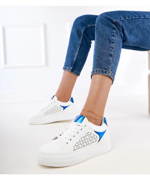 Balti Sneakers Stiliaus Su Mėlynos Spalvos Intarpais Ant Platformos Remmi Balti Sneakers Stiliaus Su Mėlynos Spalvos Intarpais Ant Platformos Remmi