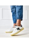Balti Sneakers Stiliaus Ant Platformos Su Juoda Intarpais Eriksen Balti Sneakers Stiliaus Ant Platformos Su Juoda Intarpais Eriksen