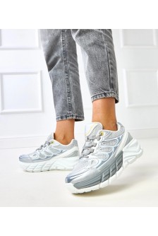 Sidabriniai Sneakers Stiliaus Ant Masyvaus Pado Souza