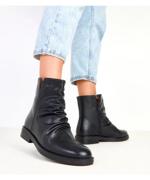 Juodi moteriški batai su raukšlėmis priekyje „Alexis“
