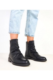 Juodi moteriški batai su raukšlele priekyje Alexis
