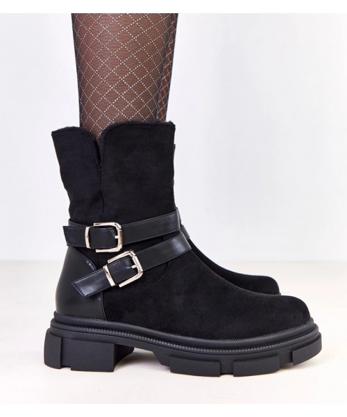 Juodi apšiltinti batai, puošti "Lulisa" sagtimis