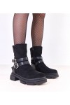 Juodi apšiltinti batai, puošti "Lulisa" sagtimis