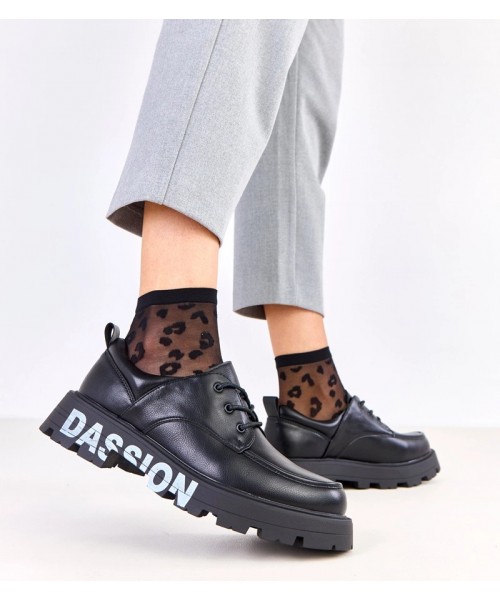 Klowis juodi moteriški pusbačiai su spauda ir padu