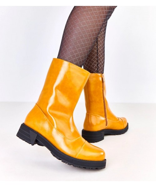 Oranžiniai moteriški batai plokščiu padu iš "Almoro