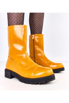 Oranžiniai moteriški batai plokščiu padu iš "Almoro