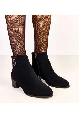 Juodi smailianosiai batai su elegantiškais papuošimais Sevira