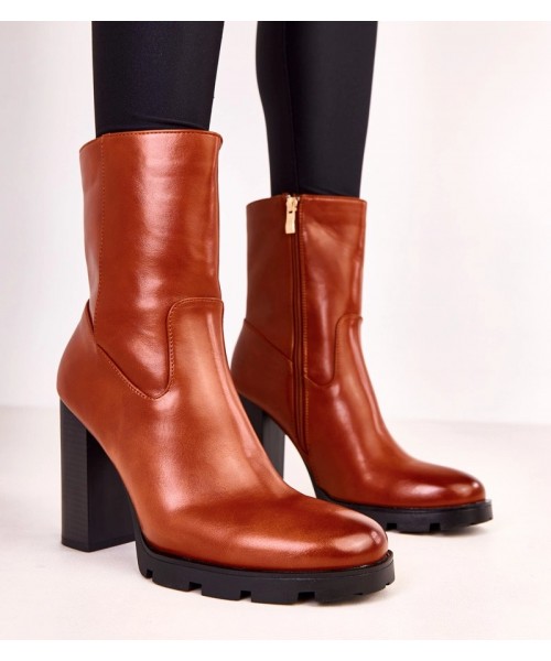 Rudos spalvos moteriški batai su kulnais „Wendora“ Rudos spalvos moteriški batai su kulnais „Wendora“