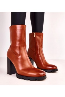 Rudi moteriški batai su kulniuku iš Wendora