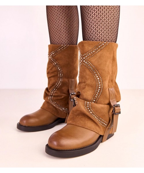 Rudi batai su apsmukusiu viršumi, puošti cirkonais Ginny