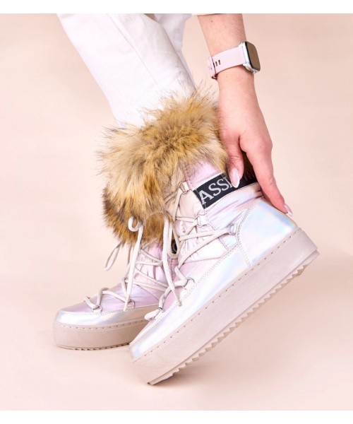 Sidabriniai sniego batai su rausvu švytėjimu, surišti kailiu Alison