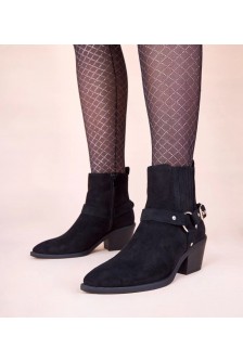 "Ritama" juodi smailianosiai batai su dekoratyvinėmis sagtimis