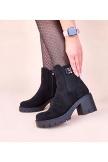 Juodi stiletto batai su elastingu įdėklu Stilla