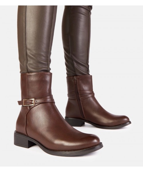 Rudi batai su sagtimi ir pakabinama spyna "Zema