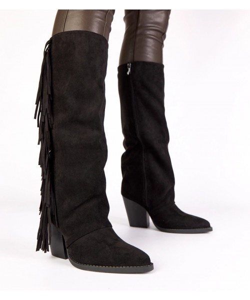 Juodi kaubojiški batai, puošti "Shia" kutais