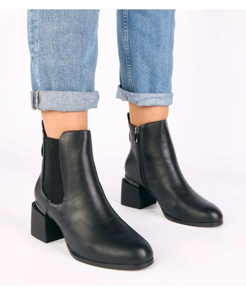 Juodi bateliai stiletto kulnu su elastiniu įdėklu Taina