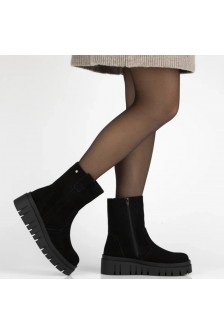 Juodi natūralios zomšos batai su lengvais "Richa" kulniukais