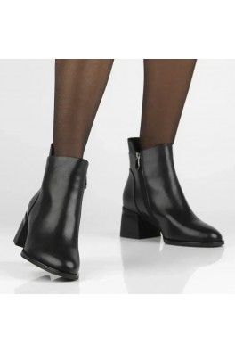 Juodi odiniai stiletto batai su cirkonais Jean