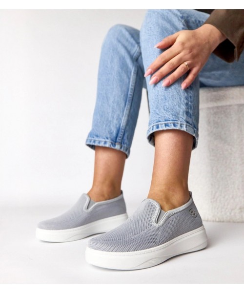 Pilkos spalvos medžiaginės basutės su kulniukais Céleste