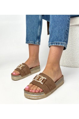 Rudos platforminės šlepetės su blizgučiais iš Faustine