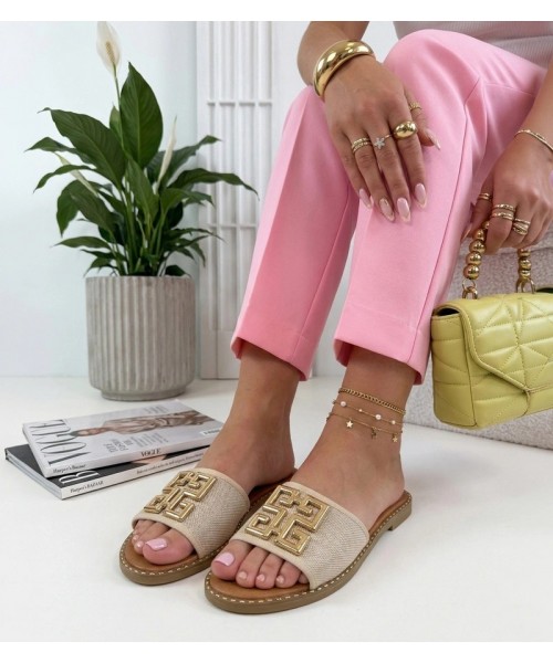 Smėlio spalvos šlepetės su auksine Juliette sagtimi