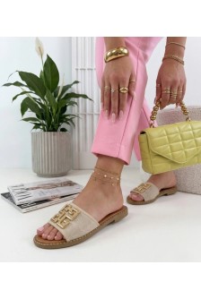 Smėlio spalvos šlepetės su auksine Juliette sagtimi