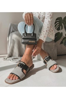 Juodos spalvos moteriškos šlepetės su dekoratyvine sagtimi „Isadora“