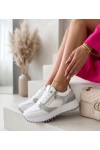 Balti Sneakers Stiliaus Na platformos Su Suwakiem Nicoletta